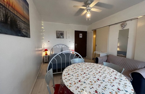 La Roche-Posay Apartment | Central studio with WIFI, near spas