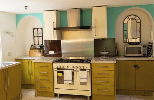 Brighton City Centre House | Central, stylish 4BRH, sleeps up to 20 people, couples to large groups welcome.