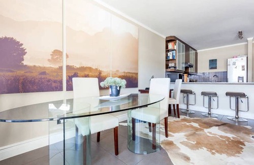 Victoria and Alfred Waterfront Apartment | Central Stylish Apartment with Magnificent View of Table Mountain
