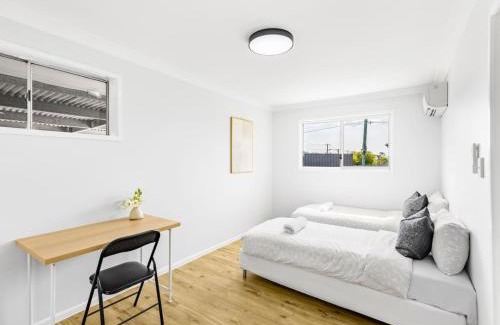 Sunnybank House | Central Sunnybank 4 Bedrooms Home, Family Friendly