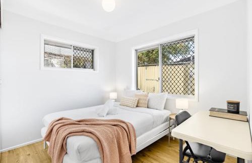 Sunnybank House | Central Sunnybank 4 Bedrooms Home, Family Friendly