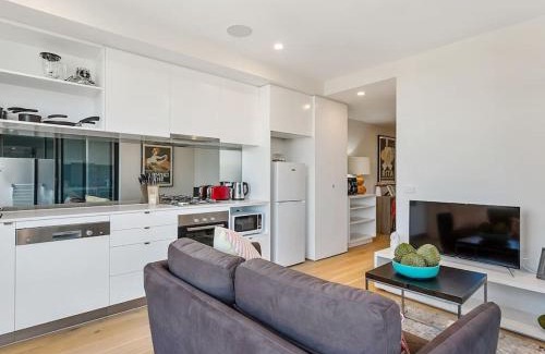 Brunswick Apartment | Central Sydney Rd Brunswick Train Tram Parking Wifi