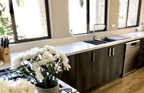 Calare House | Central to Orange, PLC, Duntryleague, a comfortable and warm retreat.