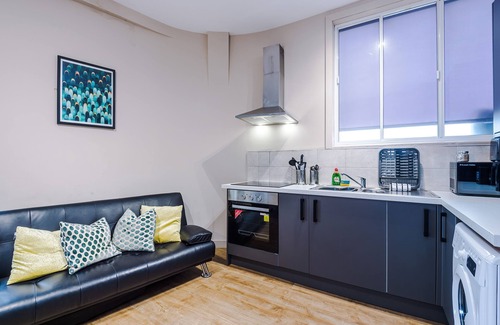 Wigan Apartment | Central Wigan - Train Station