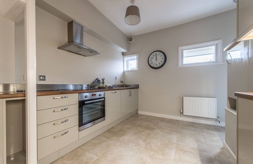 Windsor City Centre Apartment | Central Windsor Apartment Facing The Castle