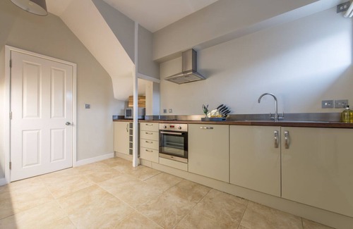 Windsor City Centre Apartment | Central Windsor Apartment Facing The Castle
