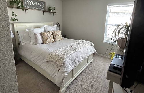 Maumelle House | Centralized home in new neighborhood w/ fenced in yard, covered patio, & more!