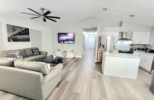 Holden-Paramore House | Centrally home near downtown Orlando!n