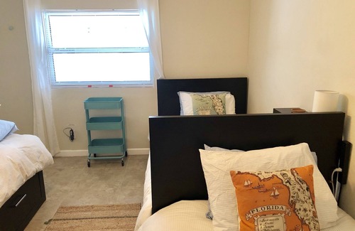 Croissant Park House | Centrally located ft Lauderdale home