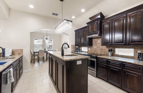 Bay Area House | Centrally located Villa by the Bay with private pool.