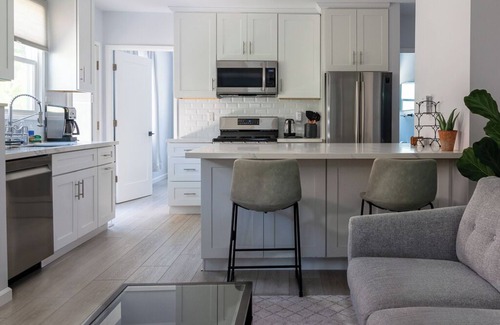 South Pasadena House | Centrally Located, Clean and Modern Home in South Pasadena