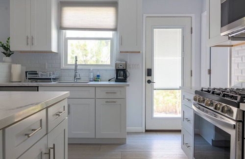 South Pasadena House | Centrally Located, Clean and Modern Home in South Pasadena