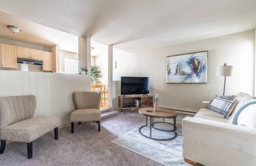 Shoreline Apartment | Centrally located 1 bedroom