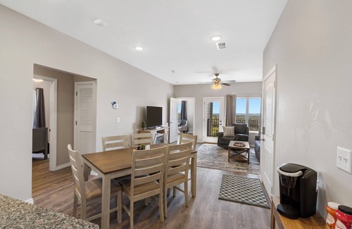 Branson Condo | Centrally located 3 bedroom 2 bath condo in Branson. No stairs. New!