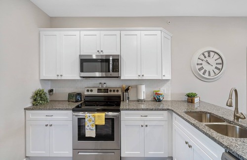 Branson Condo | Centrally located 3 bedroom 2 bath condo in Branson. No stairs. New!