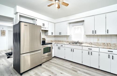 Windsor Apartment | Centrally located 3BDRM home in CityCore!