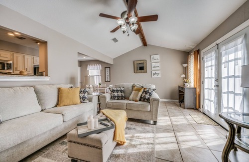 Denton House | Centrally Located 3BR 2BA - !