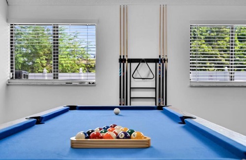 Miami Gardens House | Centrally Located 4BDR Pool Home in Miami