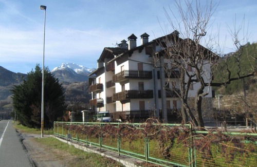 Villeneuve House | centrally located apartment that allows you to visit the entire Ao Valley