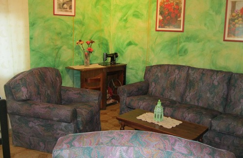 Villeneuve House | centrally located apartment that allows you to visit the entire Ao Valley