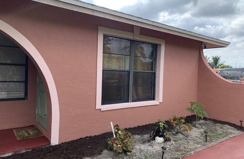 Golden Gate House | Centrally Located Boho Private BdR - 7 mi to beach