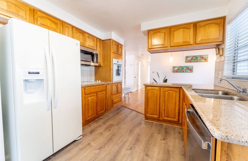 Carver City - Lincoln Gardens House | Centrally Located Charming Brick Home