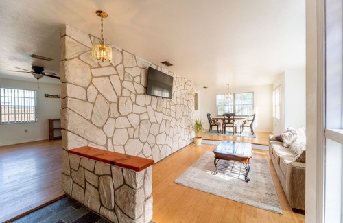 Carver City - Lincoln Gardens House | Centrally Located Charming Brick Home