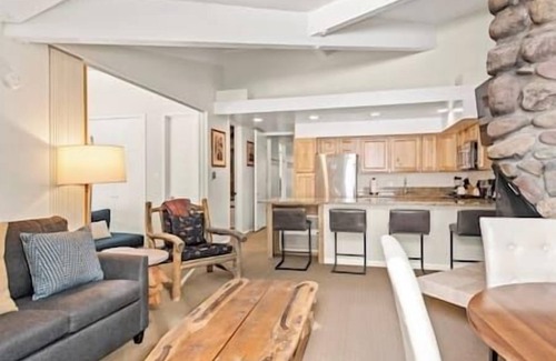 Aspen Apartment | Centrally Located Condo, By The Little Nell, Pool!