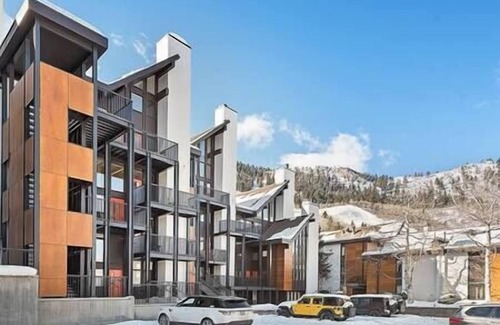 Aspen Apartment | Centrally Located Condo, Few Blocks to the Gondola