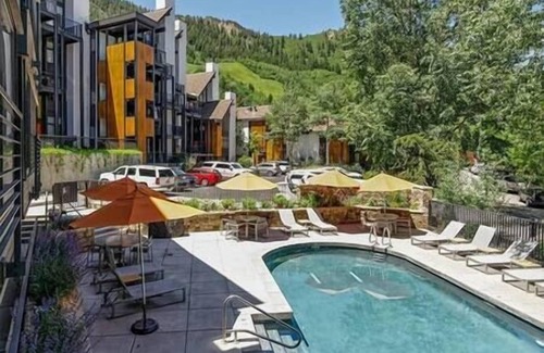 Aspen Apartment | Centrally Located Condo, Few Blocks to the Gondola