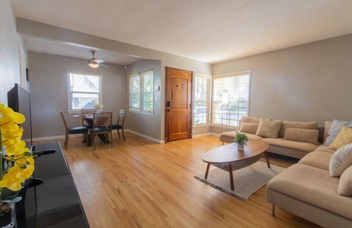 San Carlos House | Centrally Located Cottage Near Lake Trails Shops