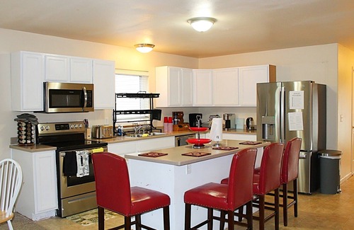 Fairbanks House | Centrally located cozy 4 bedroom twnhme/with 2 car garage and fenced backyard .