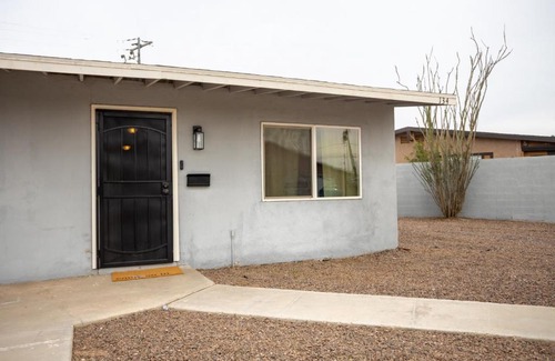 Yuma House | Centrally Located Cozy Home