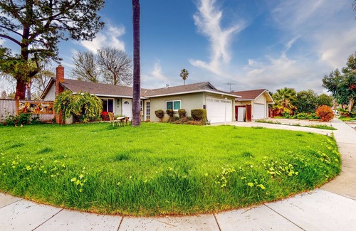 Edenvale House | Centrally Located - Dog-Friendly - Enclosed Yard