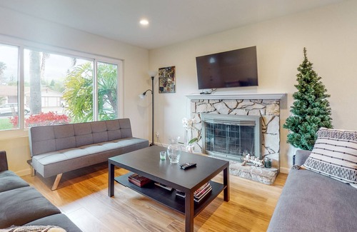 Edenvale House | Centrally Located - Dog-Friendly - Enclosed Yard