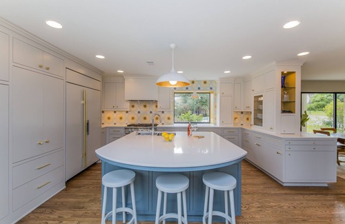 Barton Hills House | Centrally located - Downtown - Private Pool - 5 Bed/4 Bath