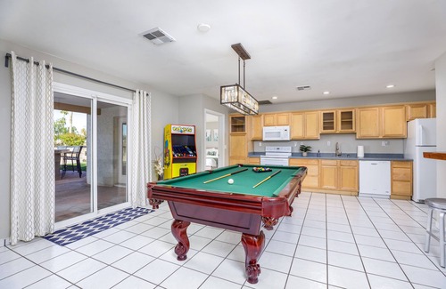 Raskin Estates House | Centrally located estate in Scottsdale with a heated pool, game room, and more!