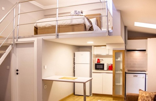 Izmir City Centre Apartment | Centrally Located Fully Furnished Flat in Konak
