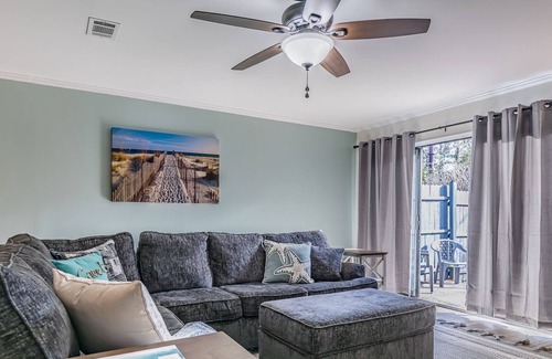Beaufort House | Centrally located in Beaufort - Perfect for Marine Graduations