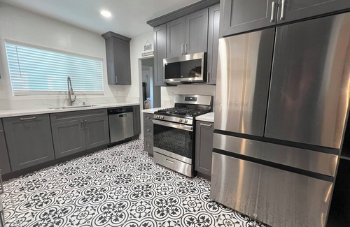 University Heights House | Centrally located in San Diego, AC, walkable to Hillcrest,near downtown-beaches!
