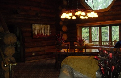 Hill City House | Centrally Located Log Home in the Black Hills of South Dakota