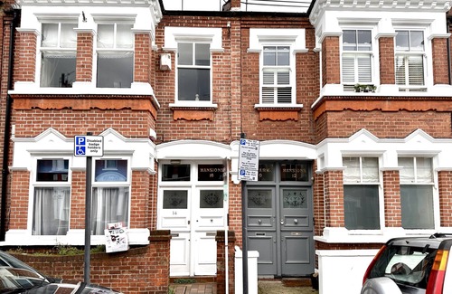 Addison Apartment | Centrally located morden apartment! Market, Underground, Mall within 5 min walk