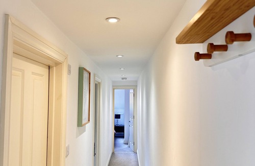 Addison Apartment | Centrally located morden apartment! Market, Underground, Mall within 5 min walk