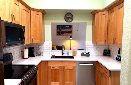 Surprise House | Centrally Located Oasis. Enjoy Golf, Shopping, football & Spring Training