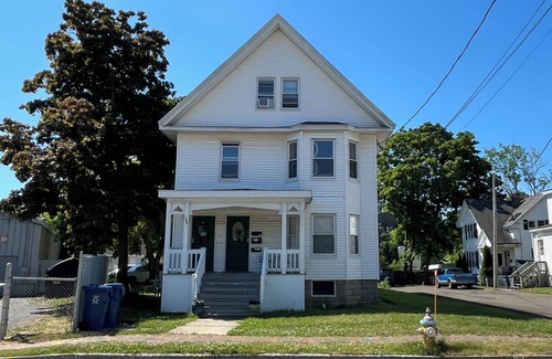 Oakdale Condo | Centrally located off Back Cove, 1st floor 4 bedroom, 1.5 Bath condo w/porch