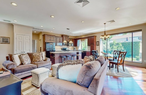 Gloucester Apartment | Centrally located open concept apartment with parking, central AC, & W/D