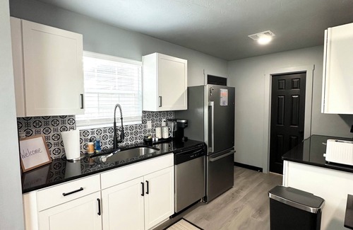 Amarillo House | Centrally located private home with large private backyard in Amarillo.