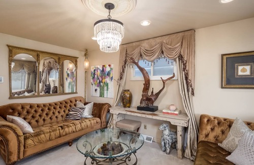 Hilltop House | Centrally Located Ranch Retreat