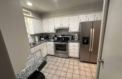 Norman House | Centrally located. Sleeps 6