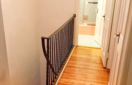 Squirrel Hill South House | Centrally located Sweet Townhouse with large backyard